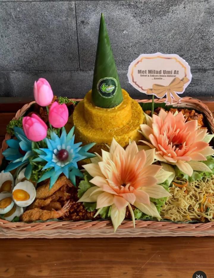 Nasi Tumpeng Godhong Kates